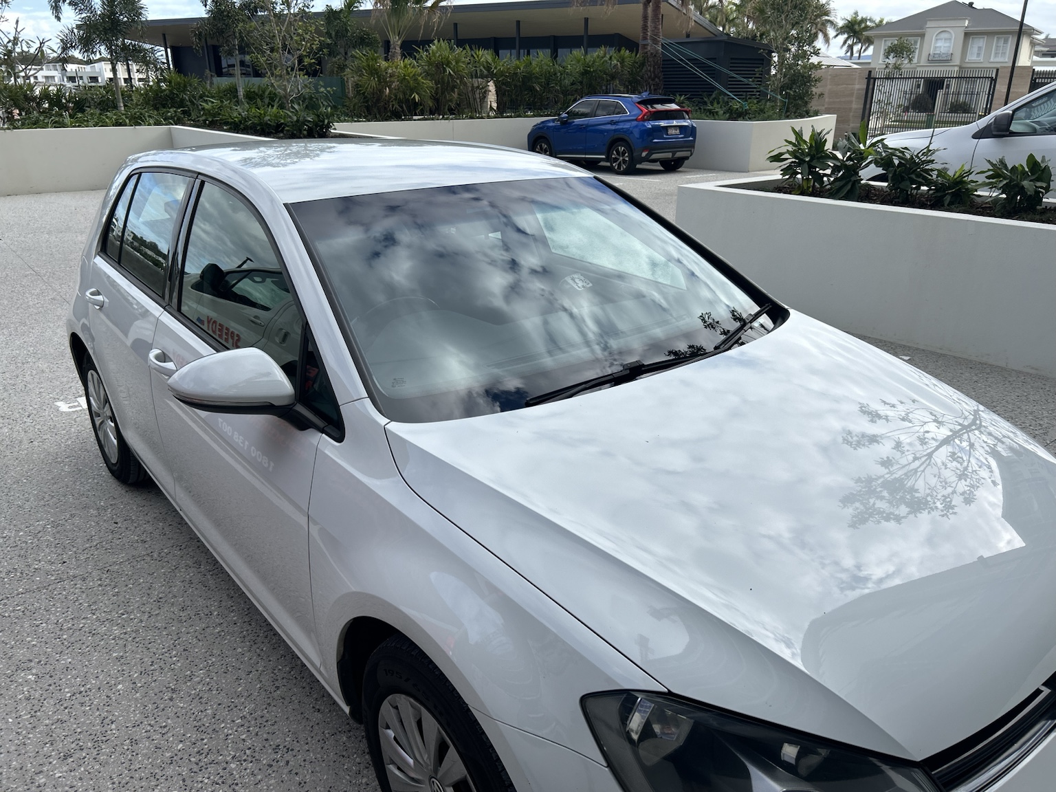 Modern passenger vehicle windscreen work